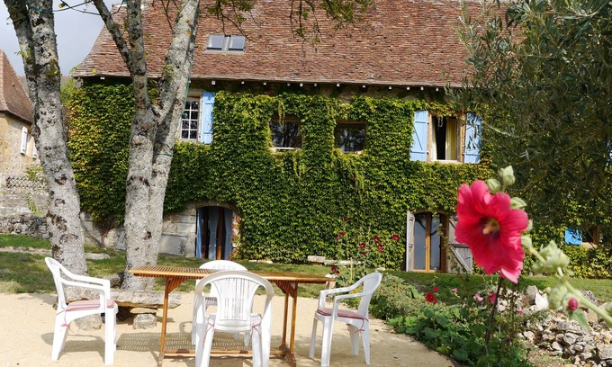Azerat House | Discover a 16th Century Countryhouse with Ocean Views