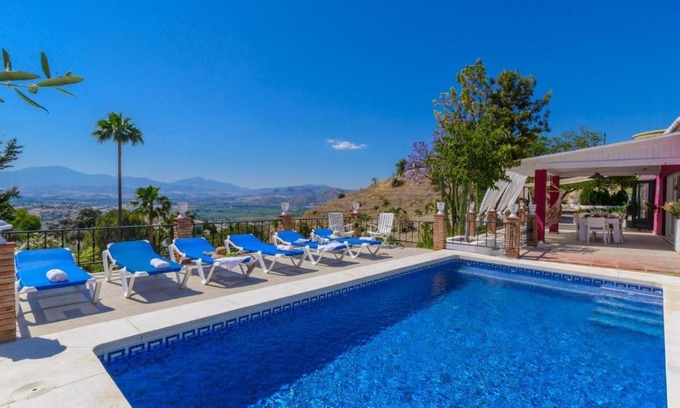 Cartama House | Explore Countryhouse La Niña Chole Cártama with Pool Access