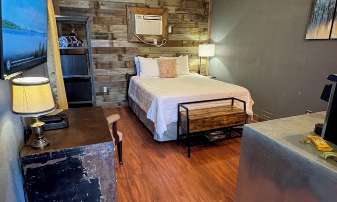 Boerne Cabin | Countryside Cabin in Charming Sisterdale