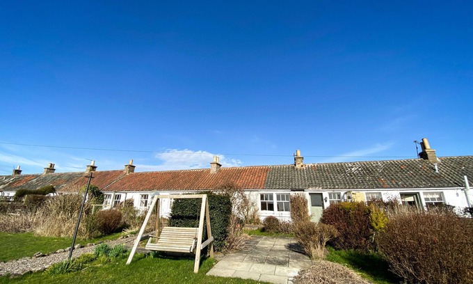 Crail Cottage | Inviting Countryside Cottage in Crail for Family Getaways