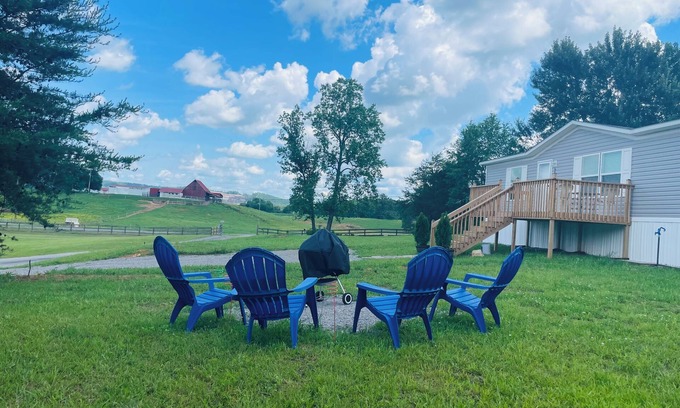 Sparta House | Countryside Retreat, Home in Sparta with AC, WiFi. Enjoy your stay!