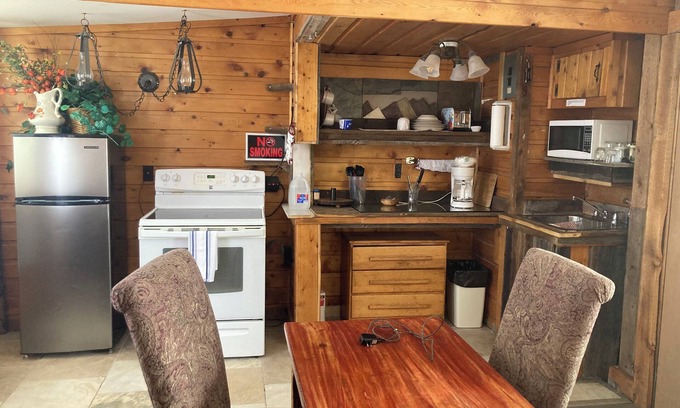 Red Feather Lakes Apartment | Cozy Cabin Retreat with Spa and Pet-Friendly Amenities