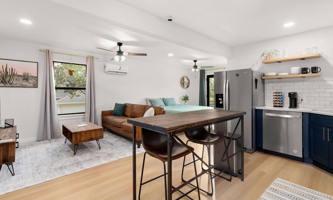 Canyon Lake Apartment | Idyllic Lake View Retreat with Kayaks & Pet-Friendly Stays