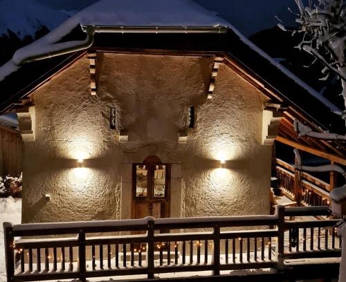 La Cote-d'Arbroz House | Romantic Retreat with Breathtaking Views Near Morzine