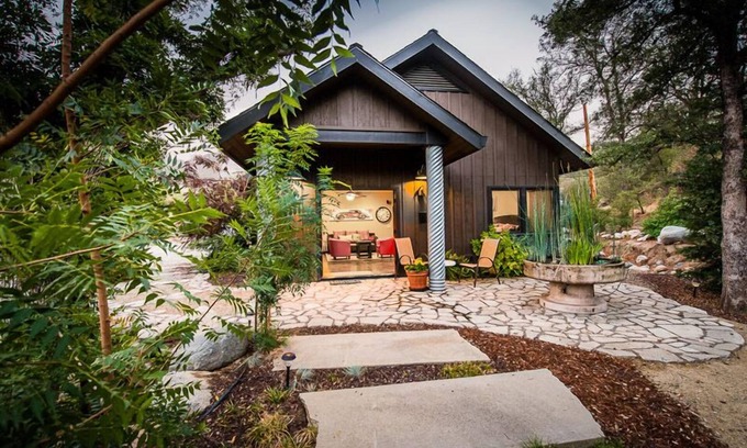 Three Rivers Apartment | New Suite with River Access, Minutes from Sequoia Park