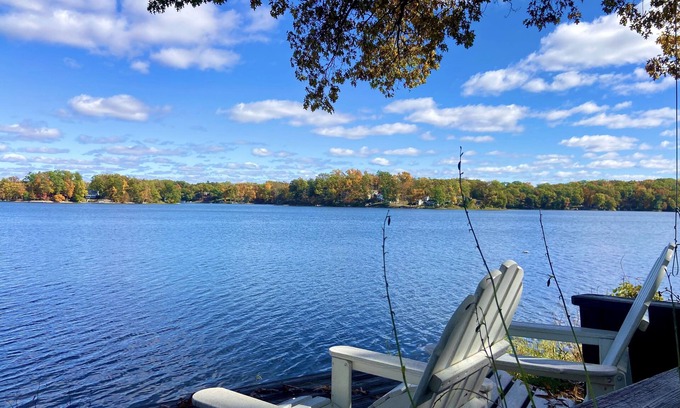 Syracuse Cottage | Relaxing Retreat at The Hilltop Hideaway with Hot Tub
