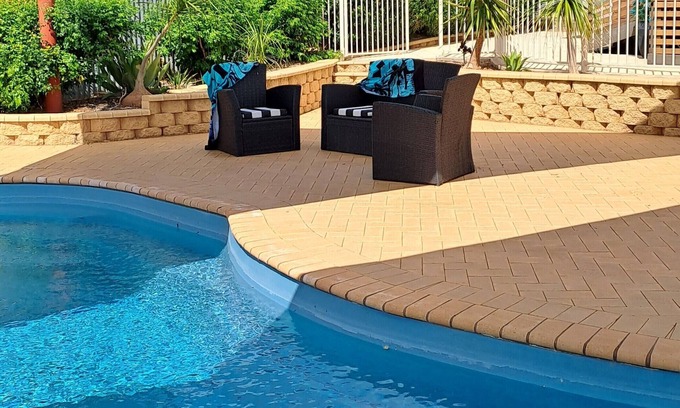Broken Hill Cottage | Romantic Getaway: North Broken Hill Retreat with Pool