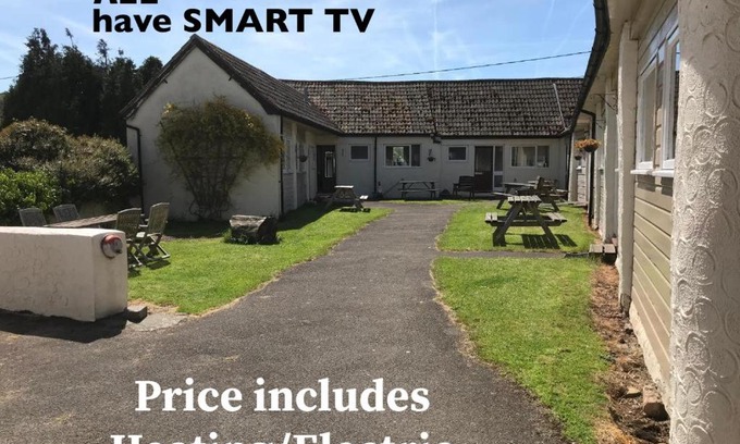Watchet Apartment | Family-Friendly Retreat at Court Farm Holiday Bungalows