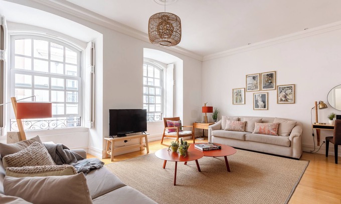 Sacramento Apartment | Guest Rated: Courtesy Chiado with Ocean View and Spa