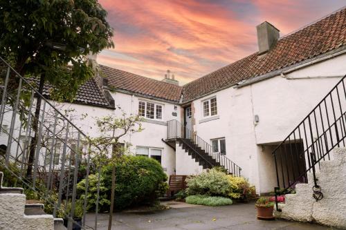 Crail Apartment | Oceanfront Family Retreat at Courtyard at Crail - 4 Stars