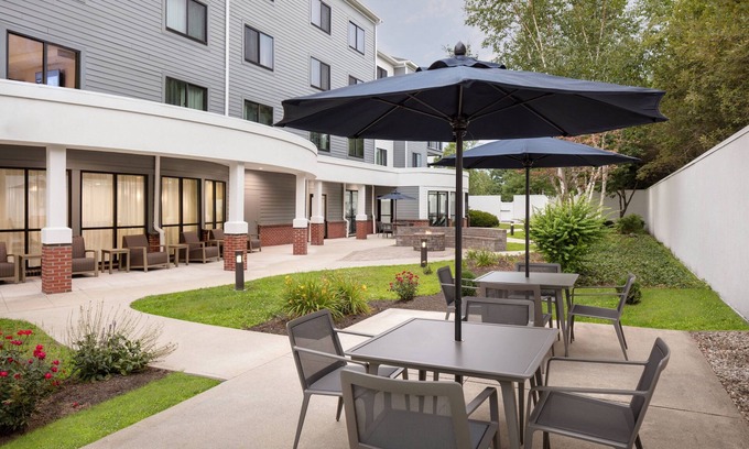 South Portland Hotel | Convenient Stay at Courtyard by Marriott Portland Airport