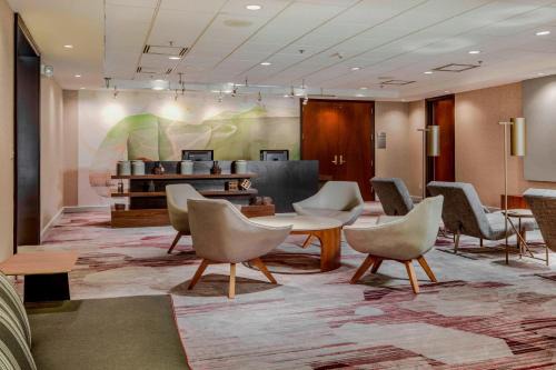 Cranbury Hotel | Pet-Friendly Retreat at Courtyard by Marriott Cranbury