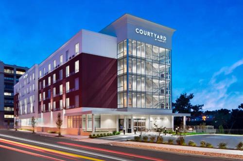 Troy Hotel | Explore Comfort at Courtyard by Marriott Albany Troy/Waterfront