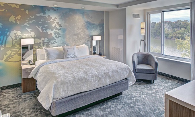 Appleton Hotel | Exceptional Stay at Courtyard by Marriott Appleton Riverfront