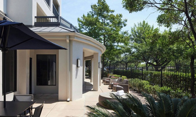 Franklin Park Hotel | Discover Courtyard by Marriott Austin South: Family-Friendly Retreat