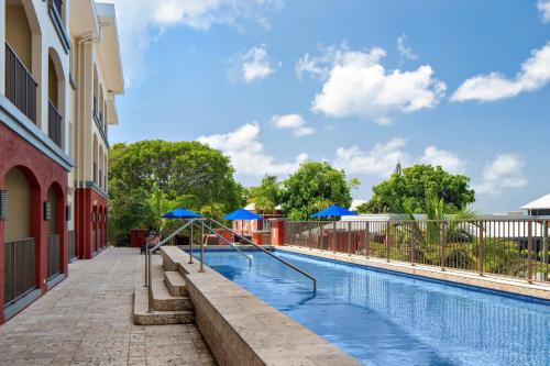 Hastings Hotel | Relax at Courtyard by Marriott Bridgetown, Barbados