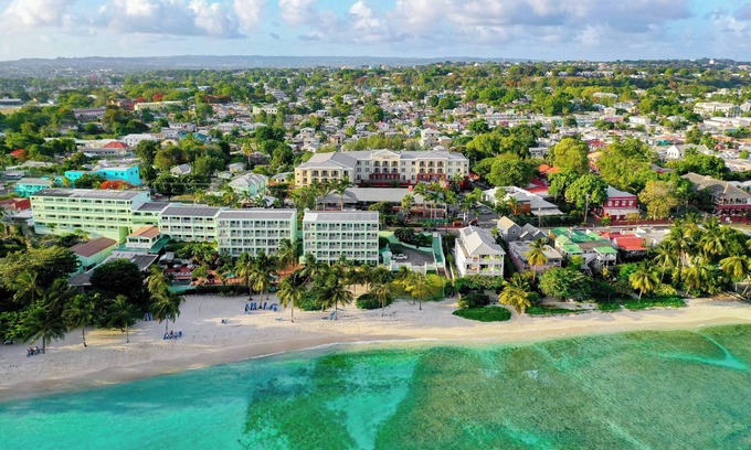Hastings Hotel | Tranquil Retreat at Courtyard by Marriott Bridgetown
