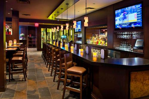 Fallsview Hotel | Discover Comfort at Courtyard by Marriott Niagara Falls