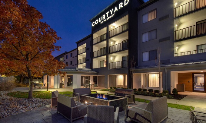 Mount Saint Joseph Hotel | Guest Rated 8.6: Courtyard by Marriott Cincinnati Airport