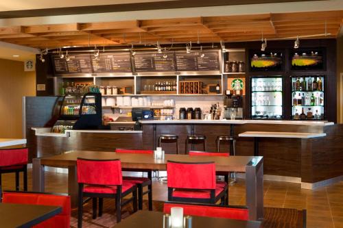 Midlothian Hotel | Comfort and Convenience at Courtyard by Marriott Dallas