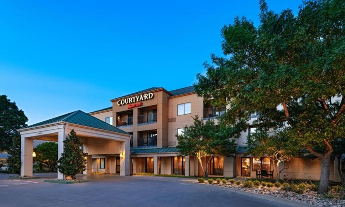 Legacy Park Hotel | Discover Courtyard by Marriott Dallas Plano with Pool & Dining