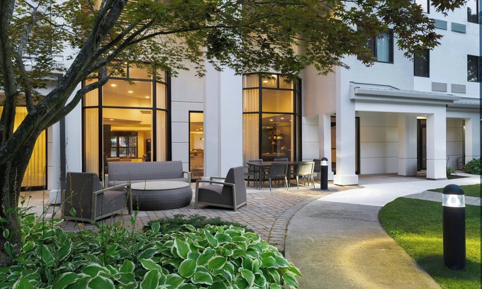 Danbury Hotel | Explore Courtyard By Marriott Danbury: Family-Friendly Stay