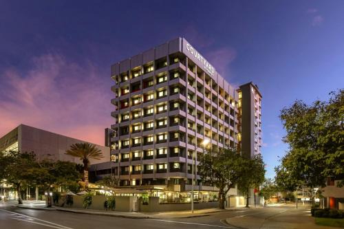 Darwin City Centre Hotel | Experience The Smith Hotel Darwin with Oceanfront Views