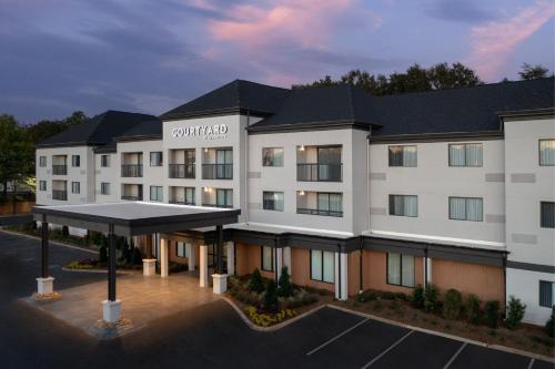 Dothan Hotel | Discover Comfort at Courtyard by Marriott Dothan Hotel