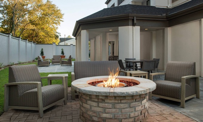 Dothan Hotel | Experience Courtyard by Marriott Dothan with Great Amenities
