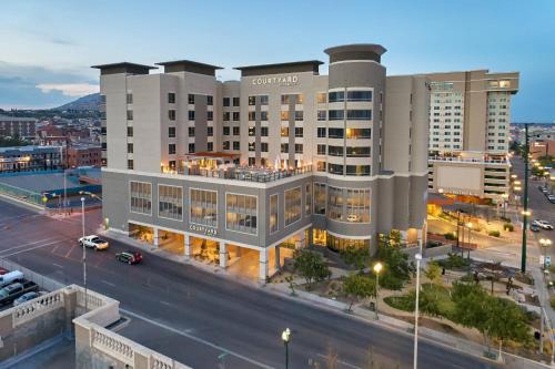 Downtown El Paso Hotel | Modern Getaway at Courtyard By Marriott El Paso Downtown