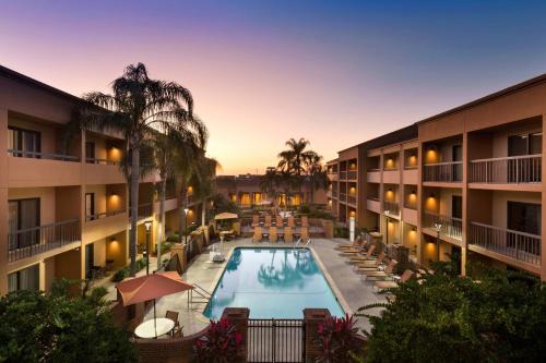 Fort Myers Hotel | Discover Comfort at Courtyard Fort Myers Cape Coral Hotel