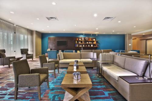 Gulfport Hotel | Relax at Courtyard by Marriott Gulfport Beachfront