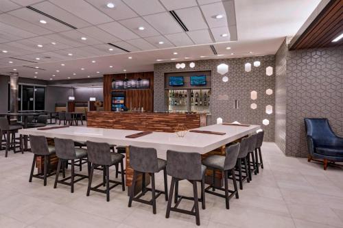 Sugar Land Hotel | Premier Courtyard by Marriott in Houston with Ocean View