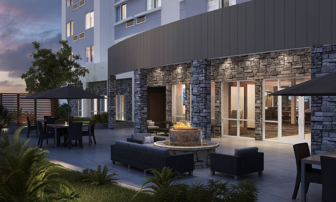 Houston Hotel | Comfortable Courtyard by Marriott Near Houston Airport