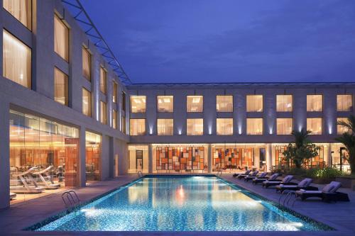 Nedumbassery Hotel | Relaxing Stay at Courtyard by Marriott Kochi Airport
