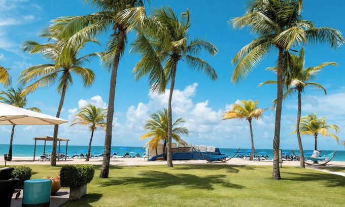 Isla Verde Hotel | Relax at Courtyard by Marriott Isla Verde Beach Resort
