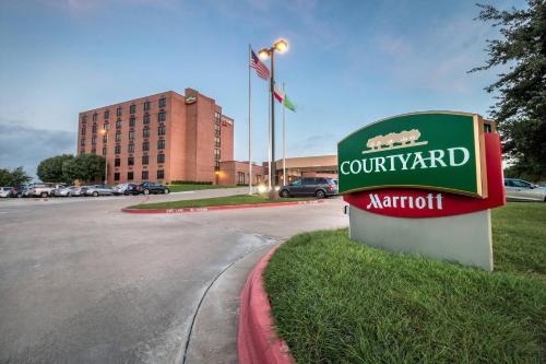 Killeen Hotel | Comfortable Courtyard by Marriott Killeen with Pool & Dining