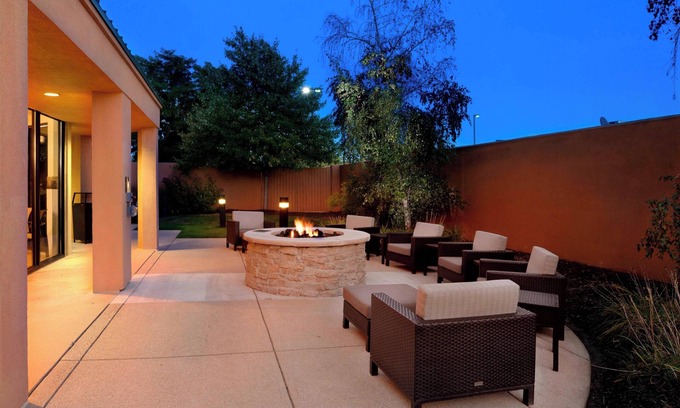 Kokomo Hotel | Discover Courtyard by Marriott Kokomo: Top-Rated Amenities