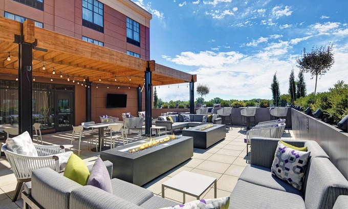 Manhattan Hotel | Discover the Comfort of Courtyard by Marriott Manhattan