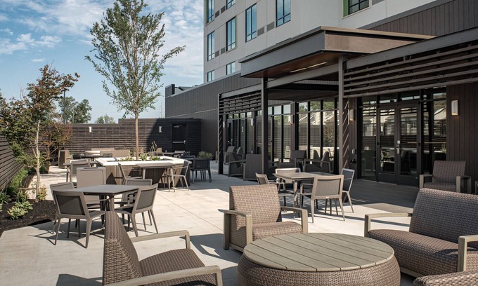 Smyrna Hotel | Inviting Courtyard By Marriott Nashville Smyrna with Pool & Spa