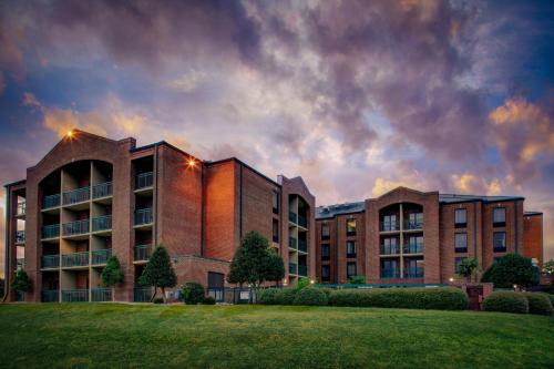New Bern Hotel | Relax at Courtyard by Marriott New Bern with Pool & Dining