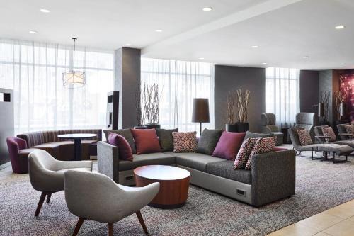 Downtown Newark Hotel | Comfortable Courtyard by Marriott Newark Downtown Awaits