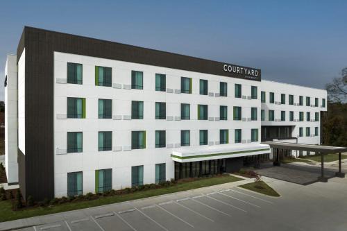 Tuscaloosa Hotel | Family-Friendly Retreat at Courtyard by Marriott Northport