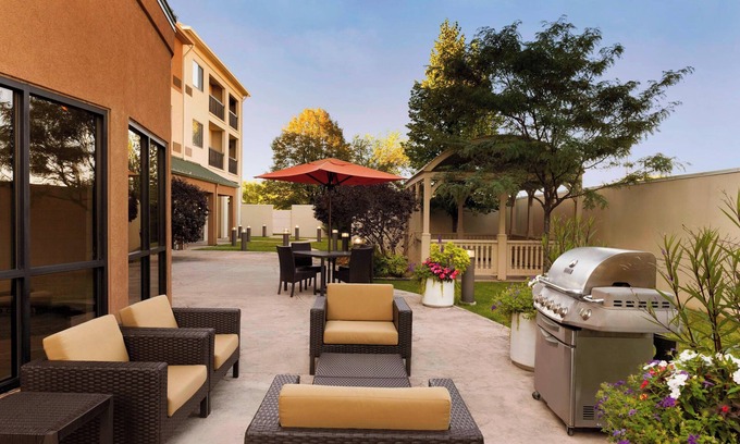 Orange Prairie Hotel | Relaxing Stay at Courtyard by Marriott Peoria with Pool