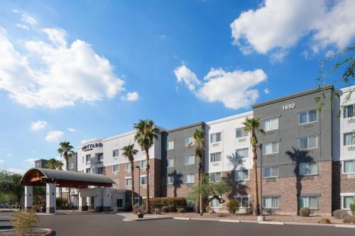 Maryvale Hotel | Relax at Courtyard by Marriott Phoenix West/Avondale