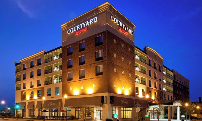 Kutzky Park Hotel | Premier Stay at Courtyard by Marriott Rochester Mayo Clinic