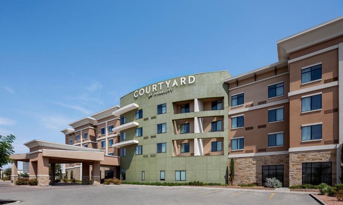 San Angelo Hotel | Inviting Courtyard by Marriott San Angelo with Pool & Dining