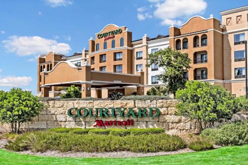 West San Antonio Hotel | Relaxing Retreat at Courtyard by Marriott SeaWorld, San Antonio
