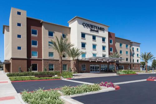 El Cajon Hotel | Elegant Retreat at Courtyard by Marriott San Diego El Cajon