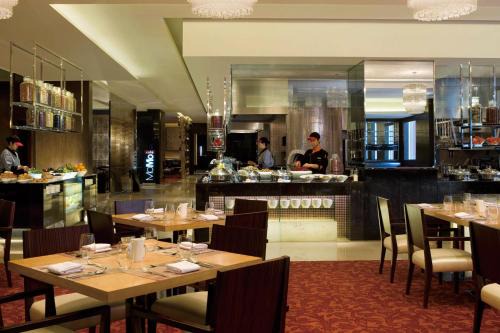 Xujiahui Hotel | Relax at Courtyard By Marriott Shanghai Xujiahui, 4-Star Stay